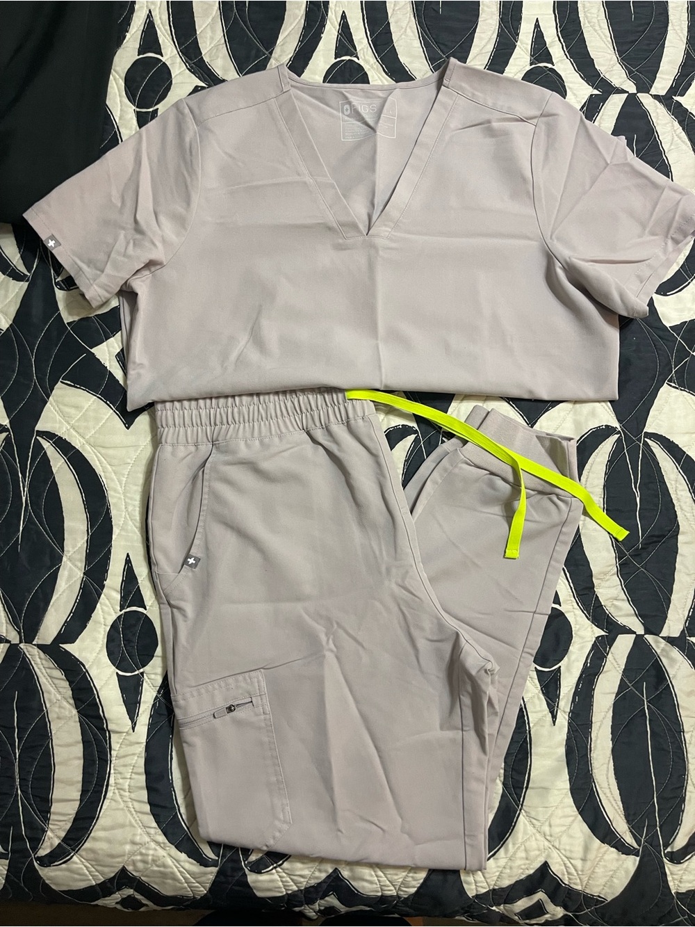 Figs Women's Taupe Scrub Top & Joggers with Neon Yellow Drawstring Size Large